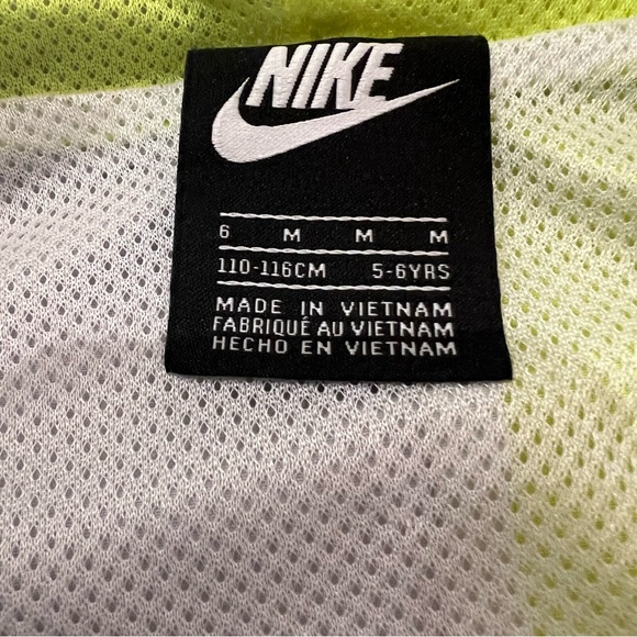 Nike lightweight wind breaker size 6 - Picture 3 of 3
